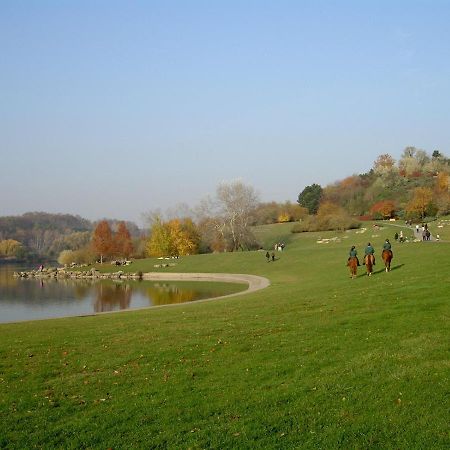Gite Mella La Courneuve Exteriör bild