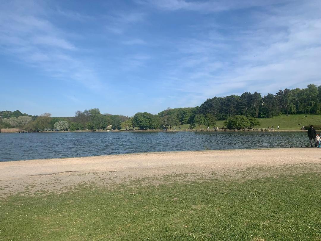 Gite Mella La Courneuve Exteriör bild